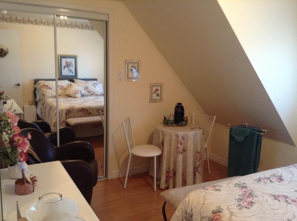 Douces Evasions Bed and Breakfast Saint-Anselme Δωμάτιο φωτογραφία